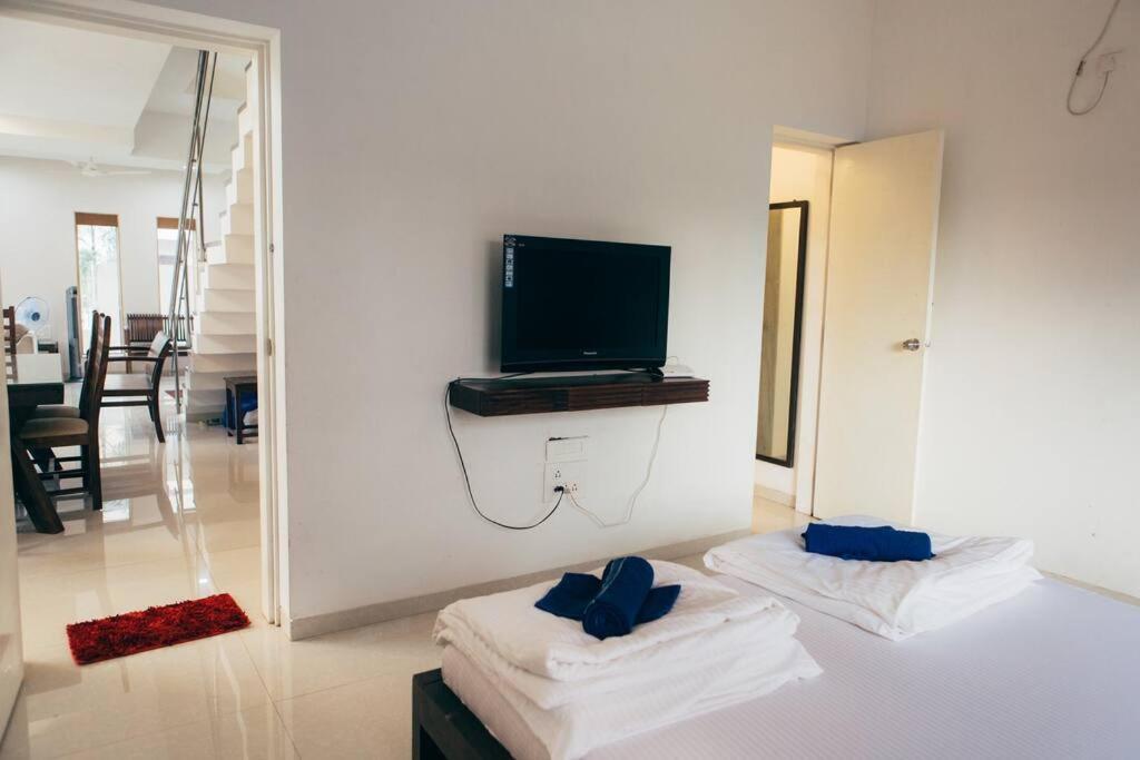 لونافالا Unit 4 By Red Stone Villas المظهر الخارجي الصورة