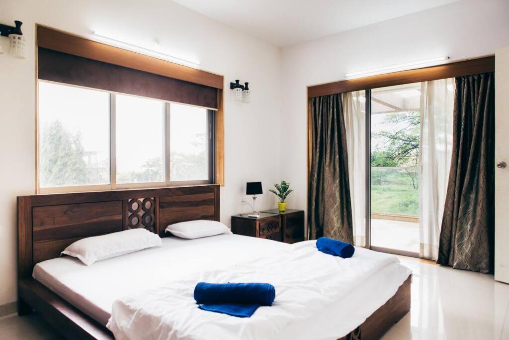 لونافالا Unit 4 By Red Stone Villas المظهر الخارجي الصورة