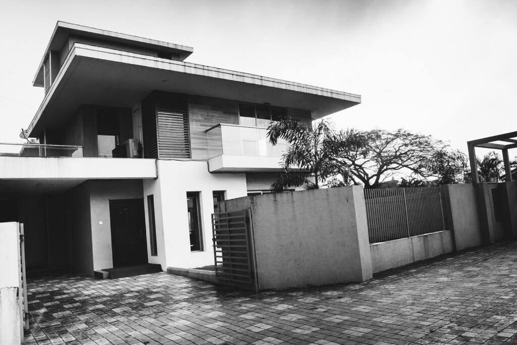 لونافالا Unit 4 By Red Stone Villas المظهر الخارجي الصورة